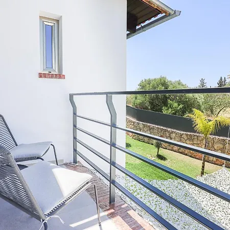 Barcelos - By Bedzy Villa